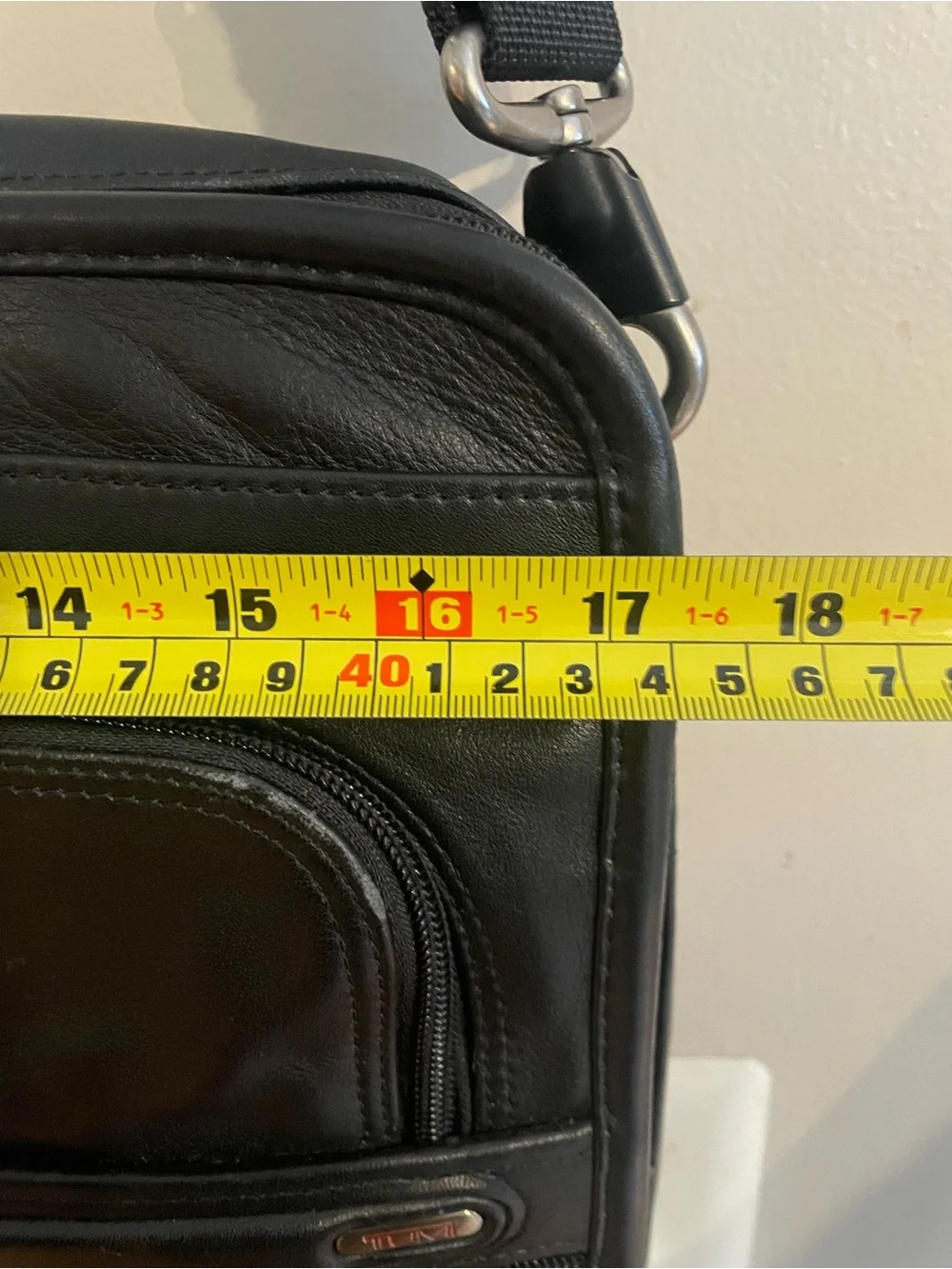 Tumi Alpha Slim Briefcase Black Leather Laptop Messenger Bag 96111D0P- EUC